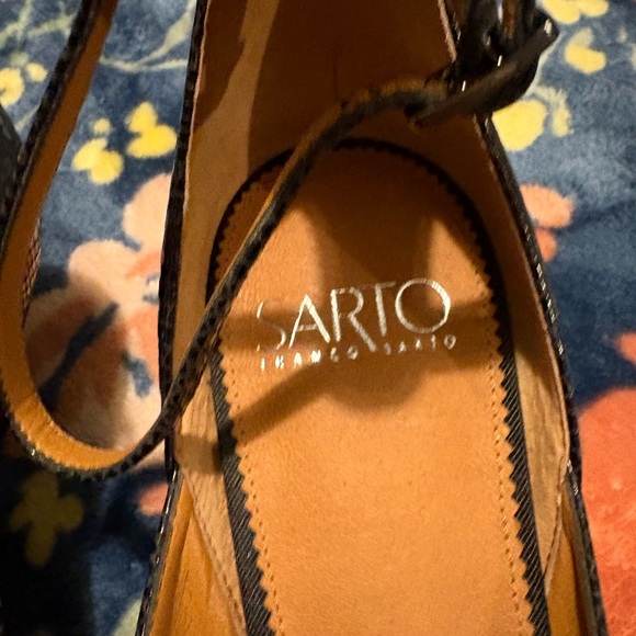 Franco Sarto Black Textured Women's Shoes - Picture 5 of 6